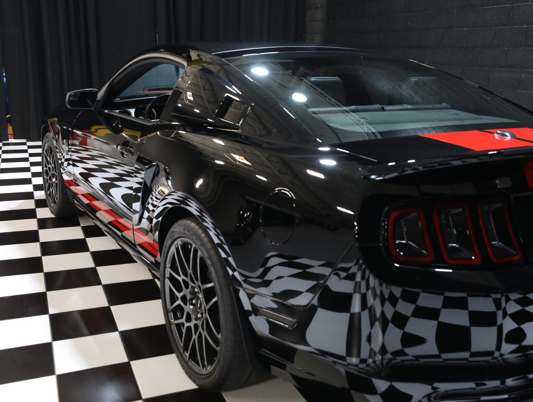 Used 2013 Ford Mustang Shelby GT500 RWD image 30