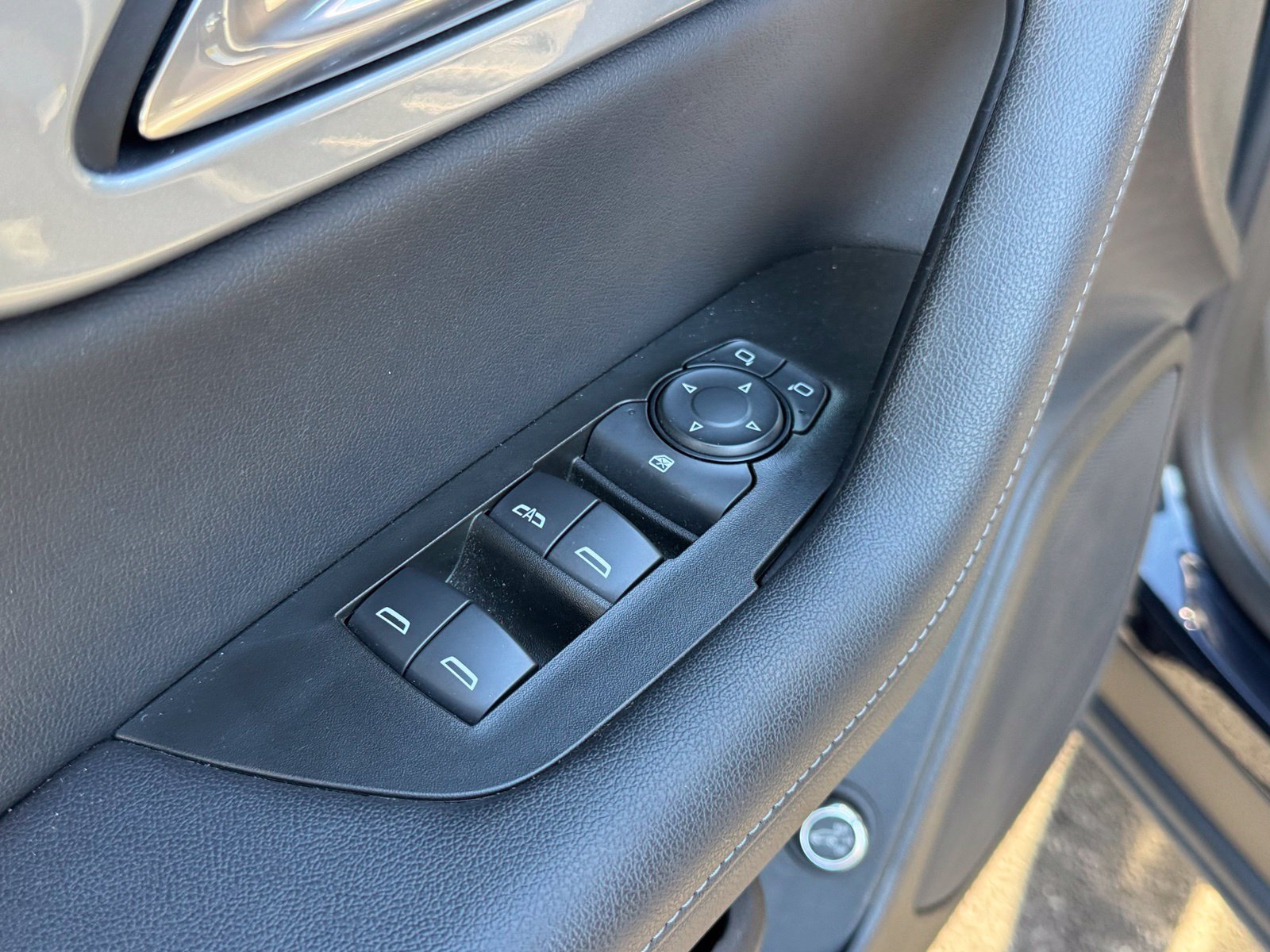 Used 2020 Chevrolet Blazer LT FWD image 12