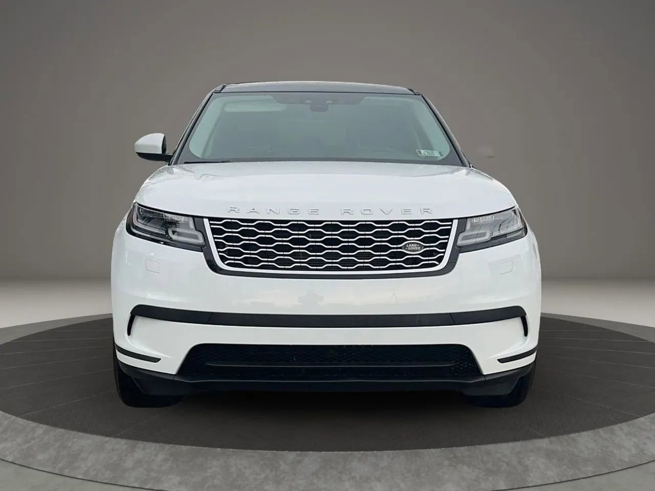 Used 2018 Land Rover Range Rover Velar S image 10