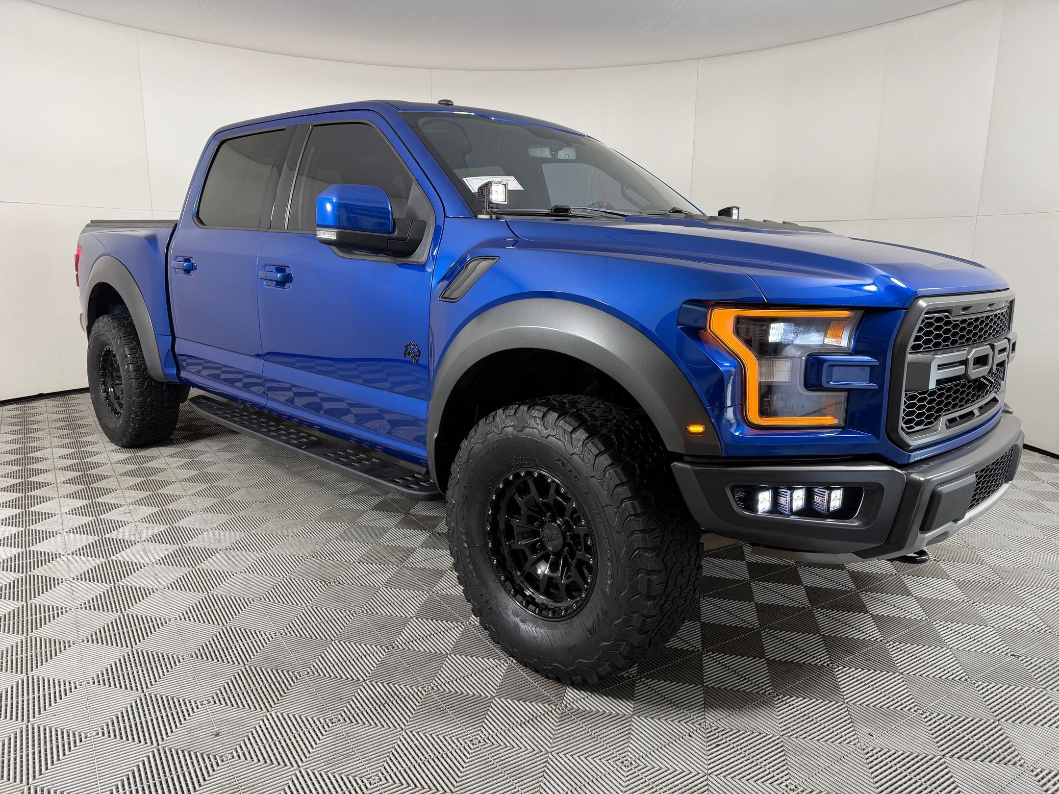 Used 2018 Ford F150 Raptor w/ Equipment Group 802A Luxury AWD/4WD image 6