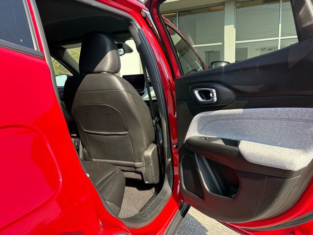 Used 2024 Jeep Compass Latitude image 26