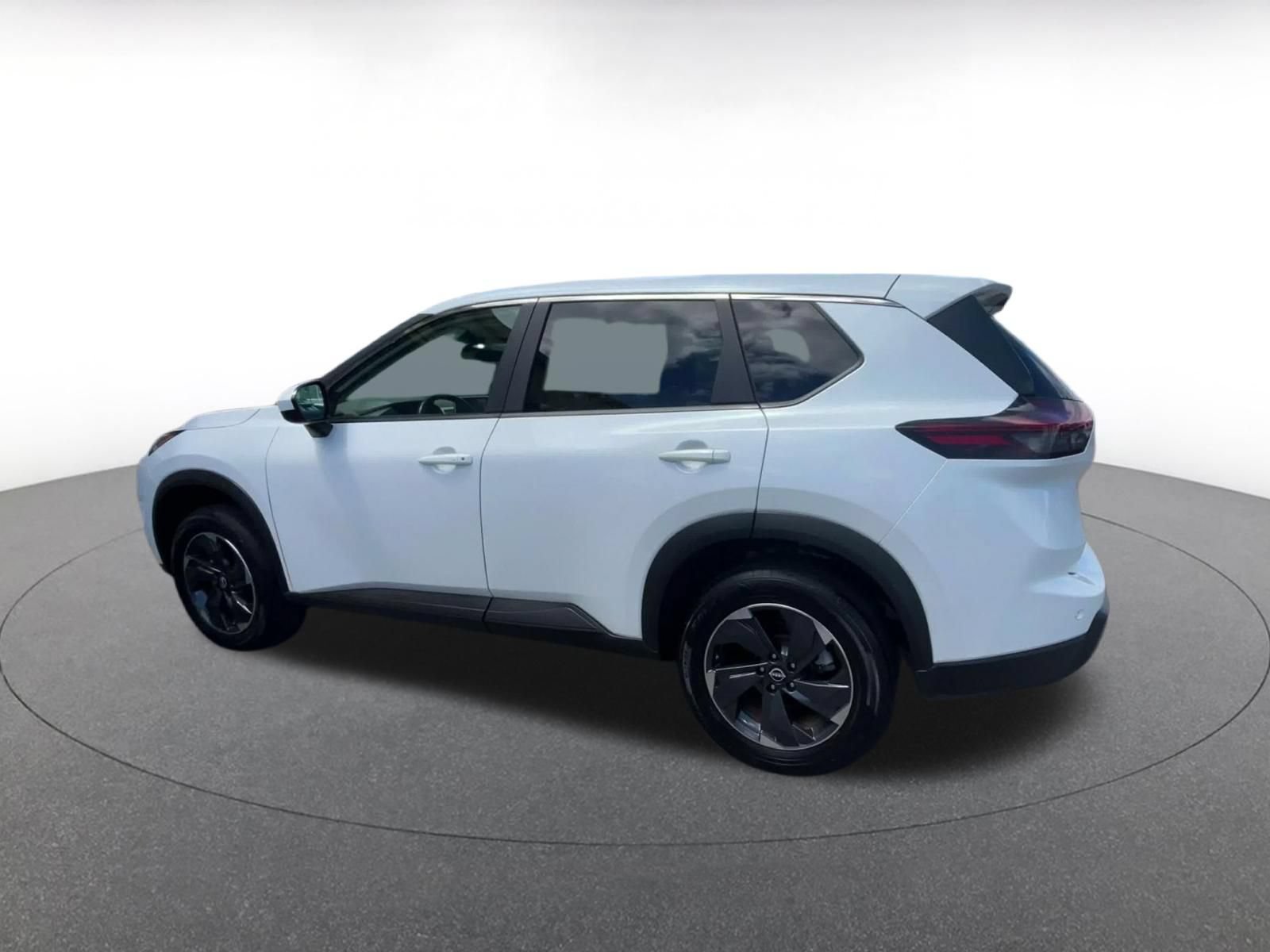 Used 2025 Nissan Rogue SV FWD image 8