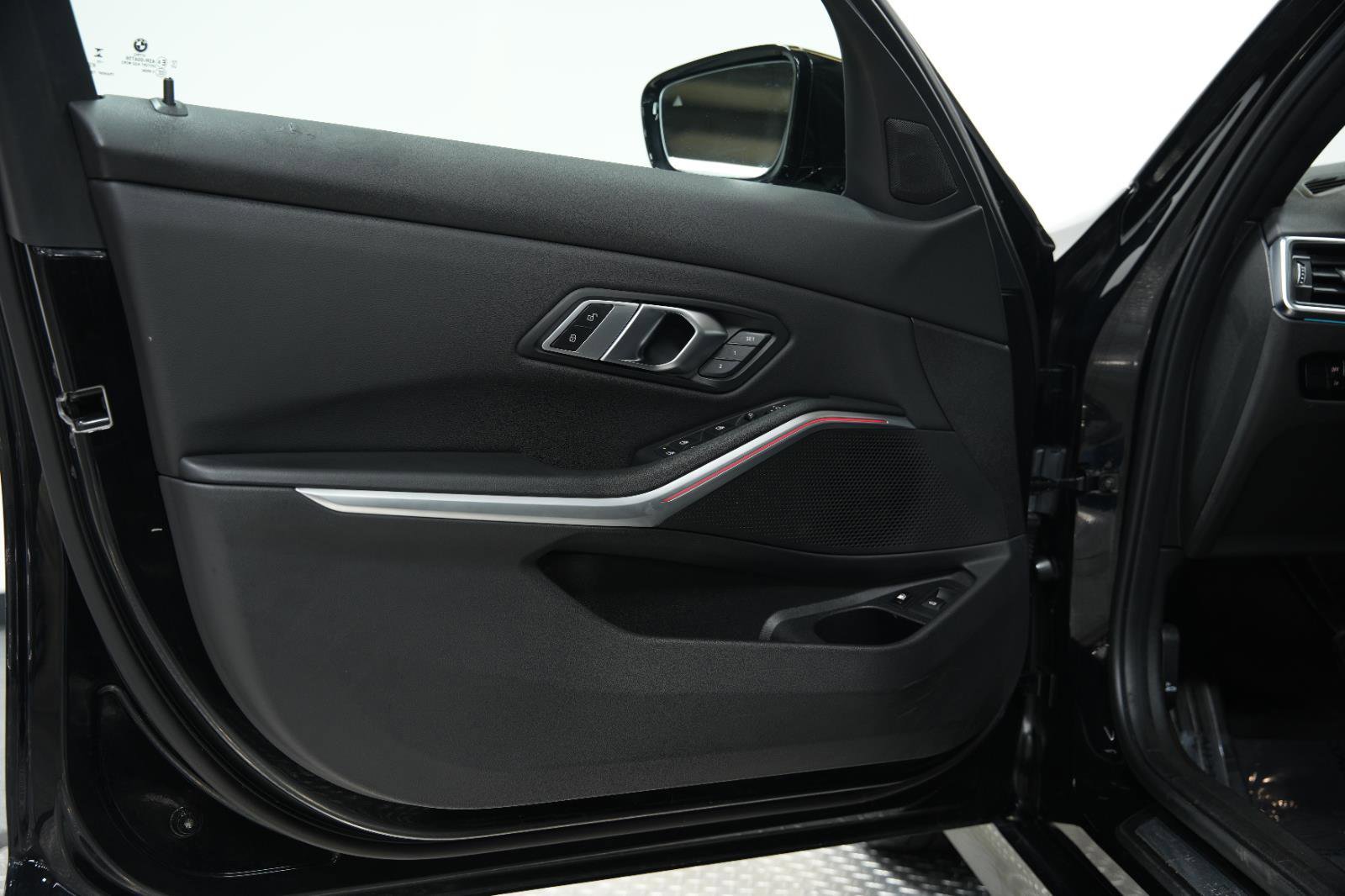 Used 2023 BMW 330e xDrive image 21