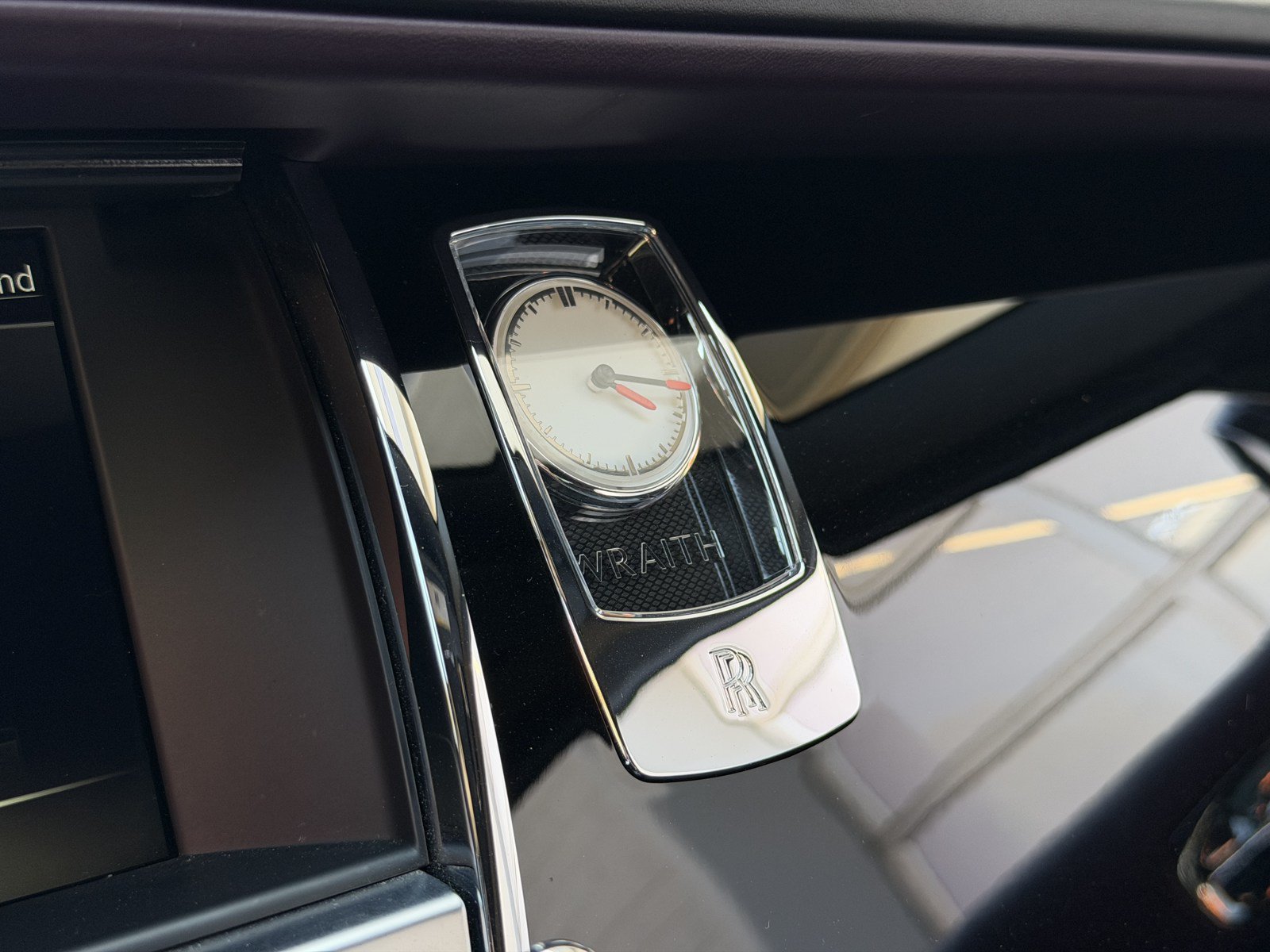 Used 2018 Rolls-Royce Wraith RWD image 32