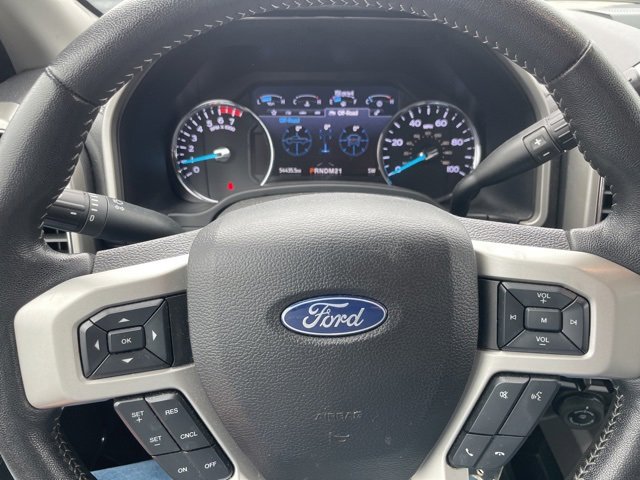 Used 2020 Ford F250 Lariat w/ Chrome Package image 11
