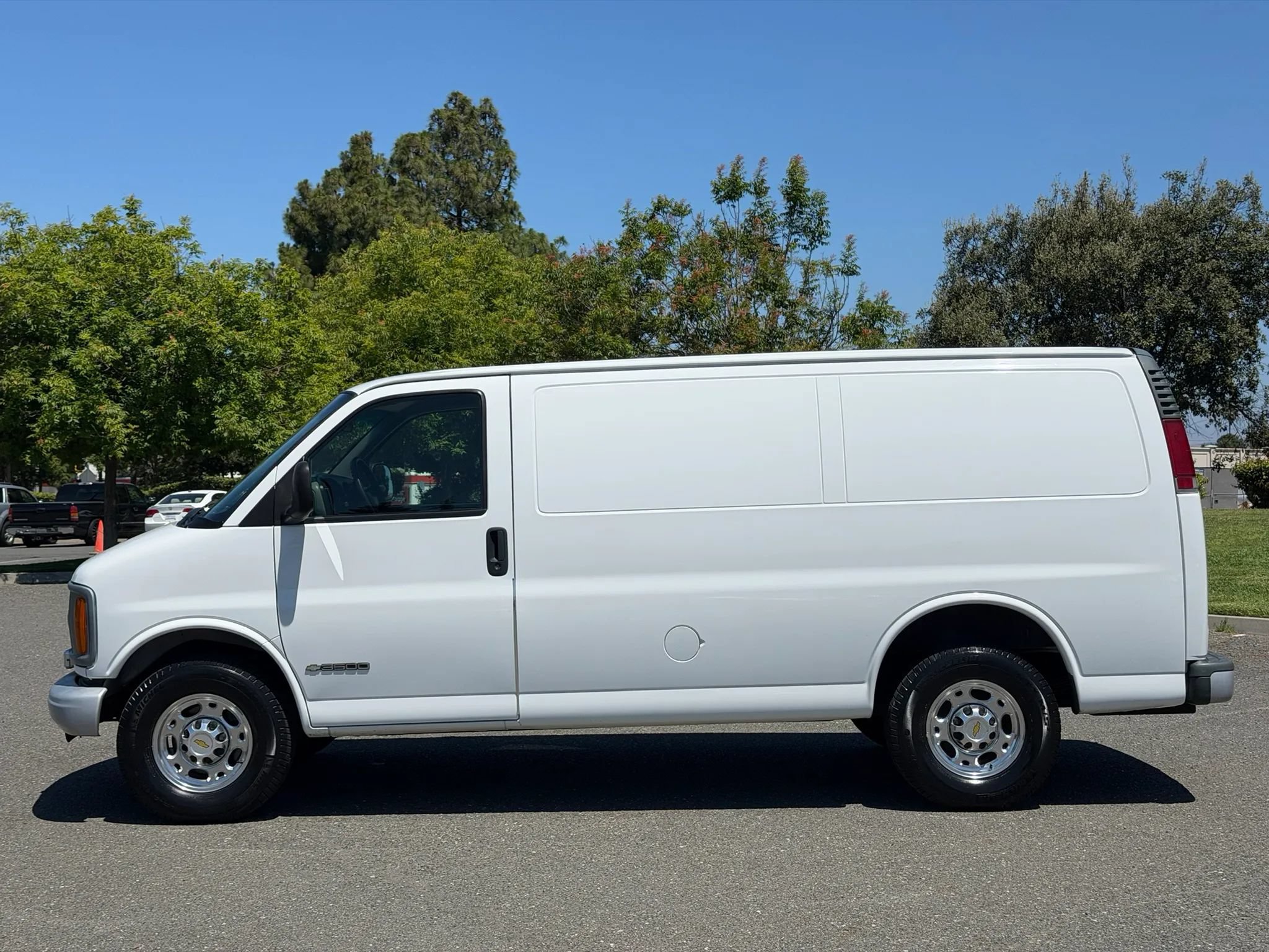 Used 2001 Chevrolet Express 3500 RWD image 4