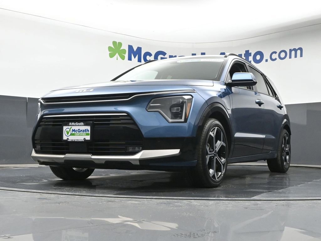 Used 2023 Kia Niro SX Touring image 6