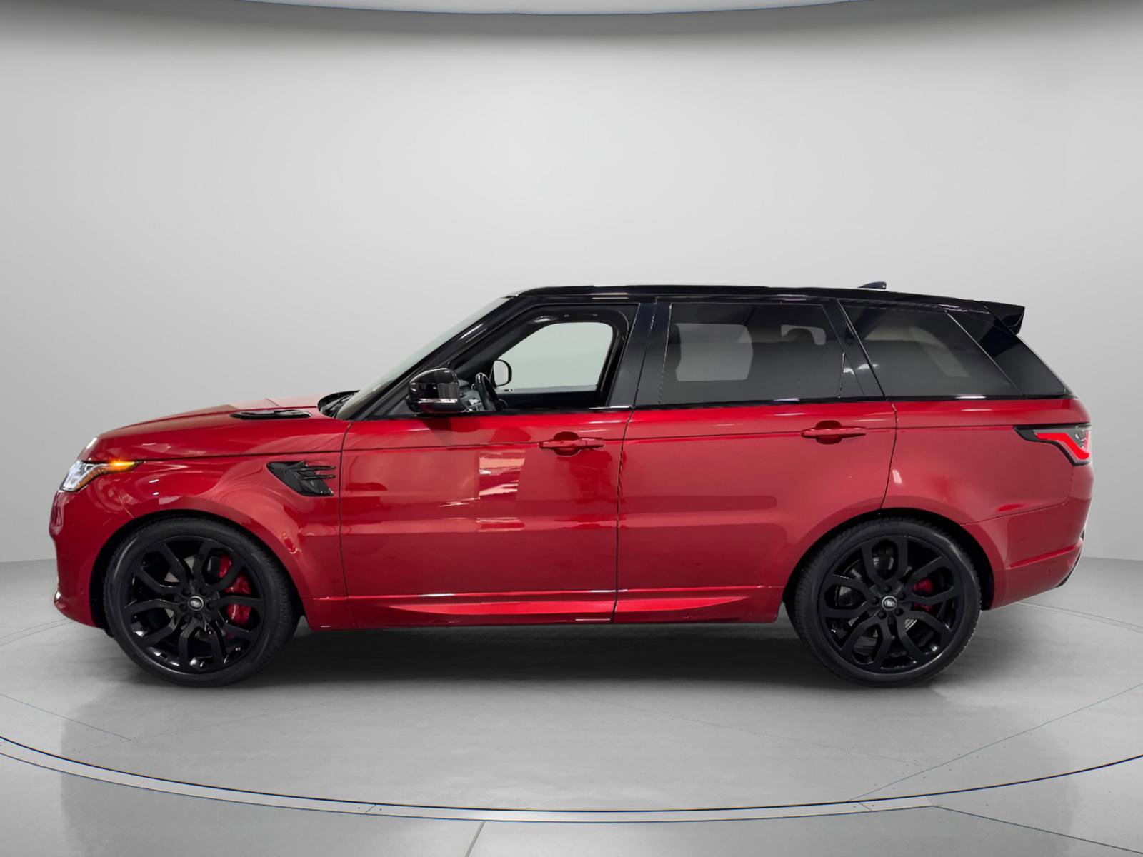 Used 2020 Land Rover Range Rover Sport HSE Dynamic image 2