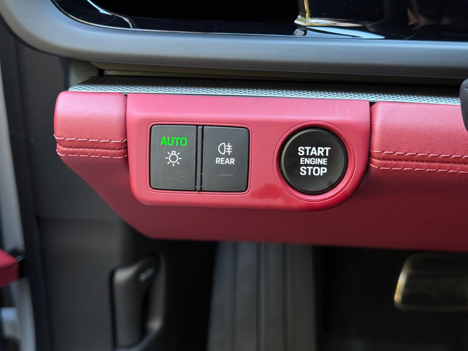 Used 2025 Porsche Panamera 4S w/ Premium Package AWD/4WD image 19
