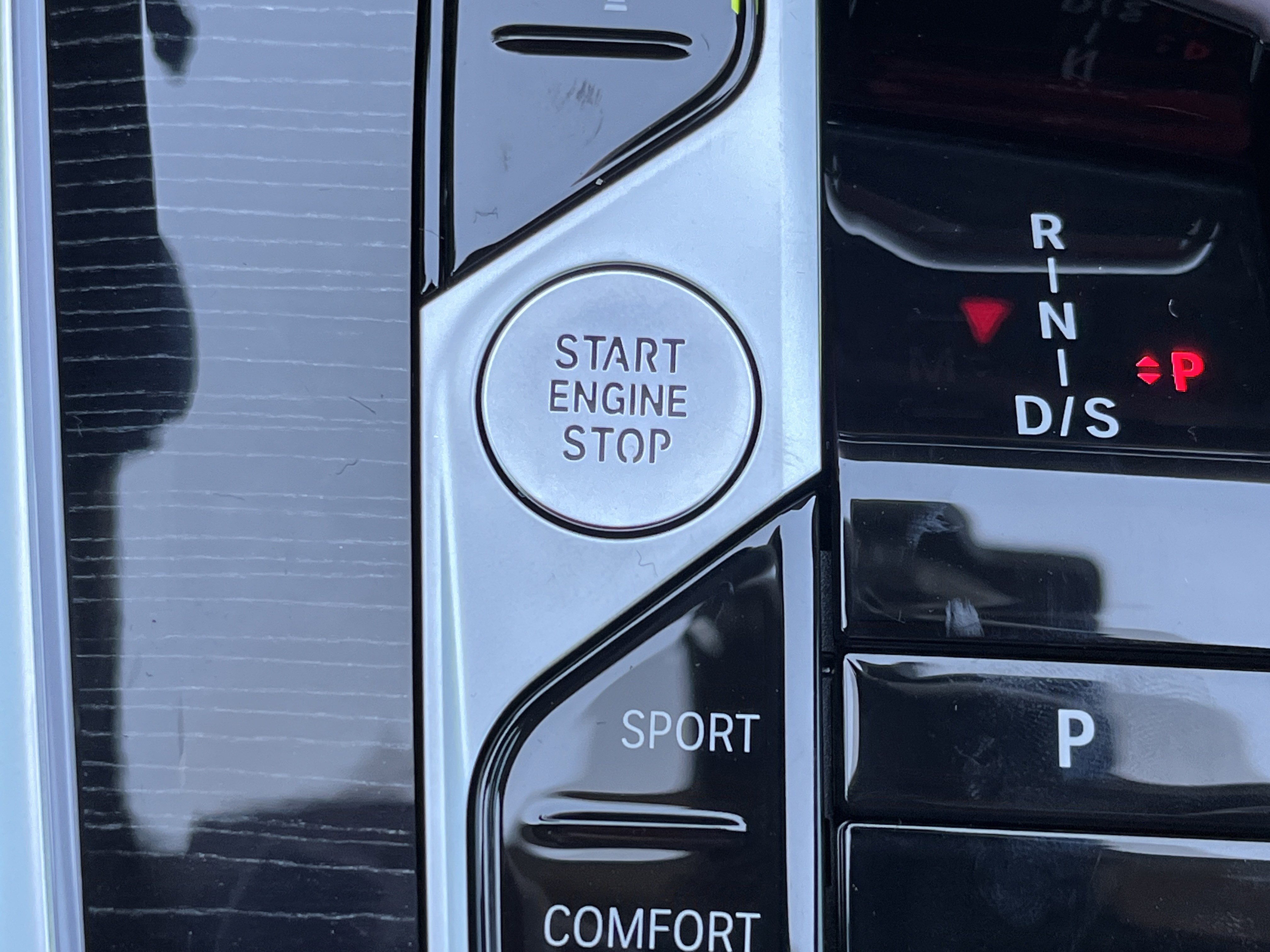 New 2026 BMW X5 xDrive40i w/ M Sport Package AWD/4WD image 11