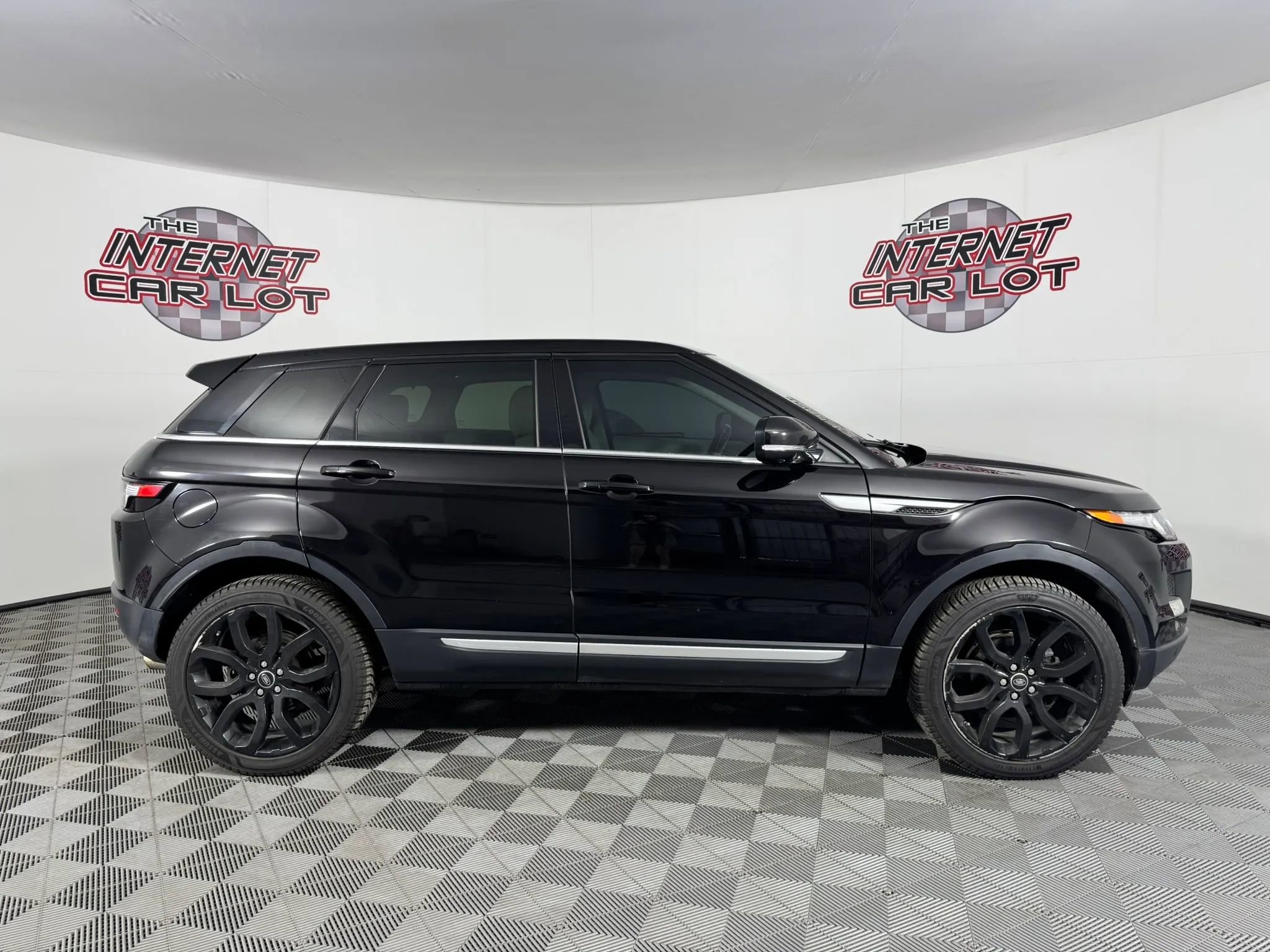 Used 2013 Land Rover Range Rover Evoque Prestige image 8