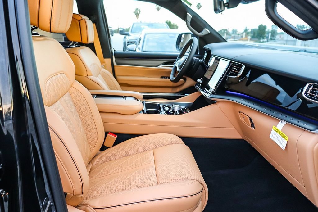 New 2026 Jeep Grand Wagoneer Summit AWD/4WD image 20