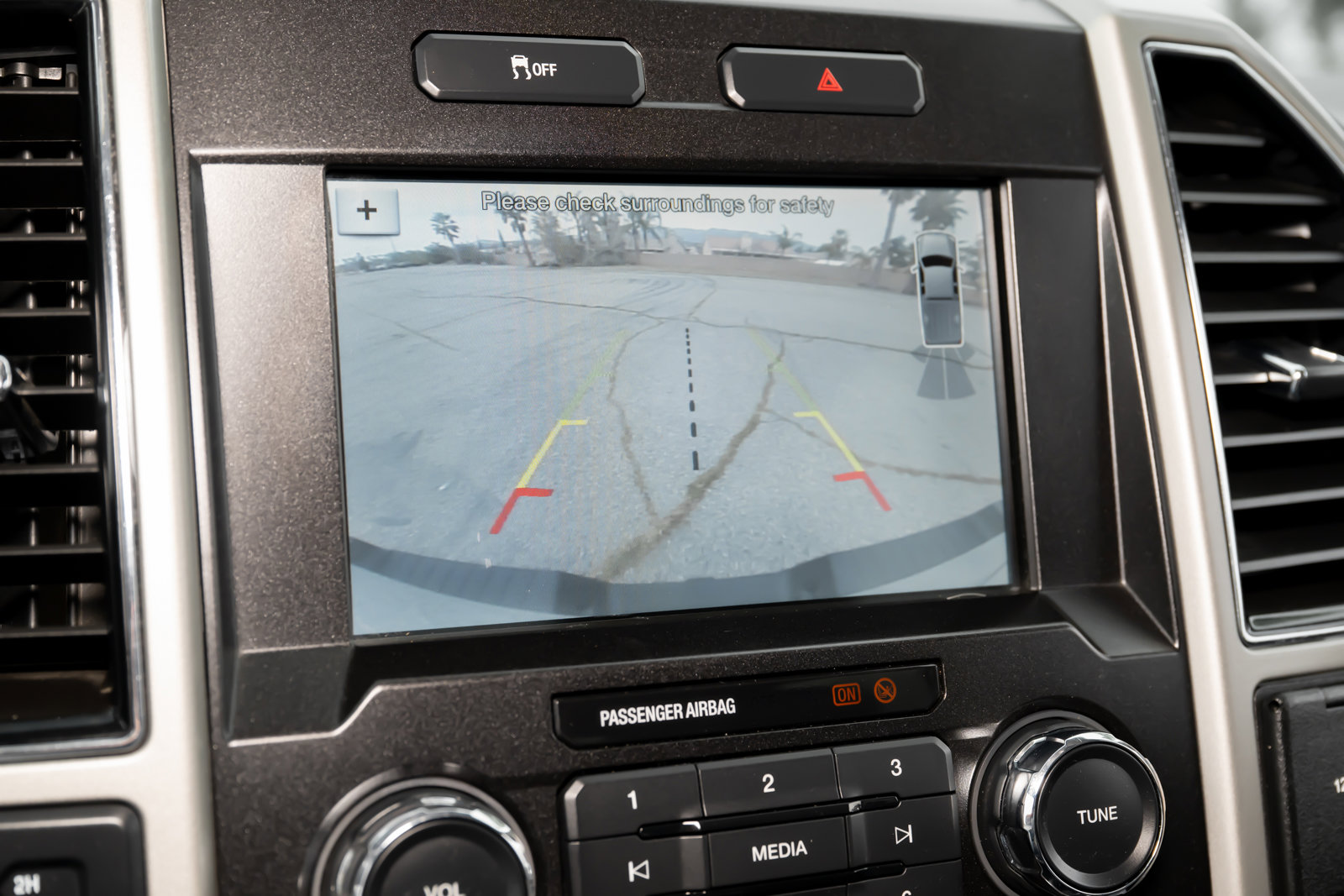 Used 2019 Ford F350 Lariat image 37
