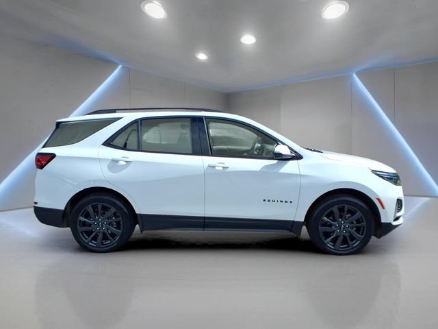 Used 2023 Chevrolet Equinox RS w/ RS Leather Package AWD/4WD image 2