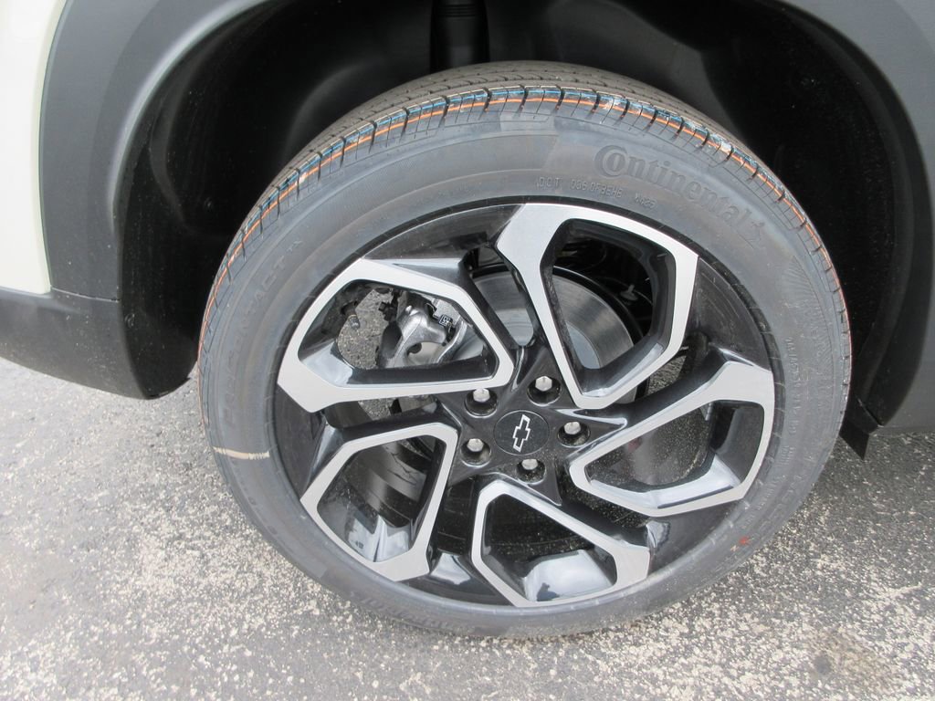 New 2026 Chevrolet Trax RS w/ Sunroof Package FWD image 9