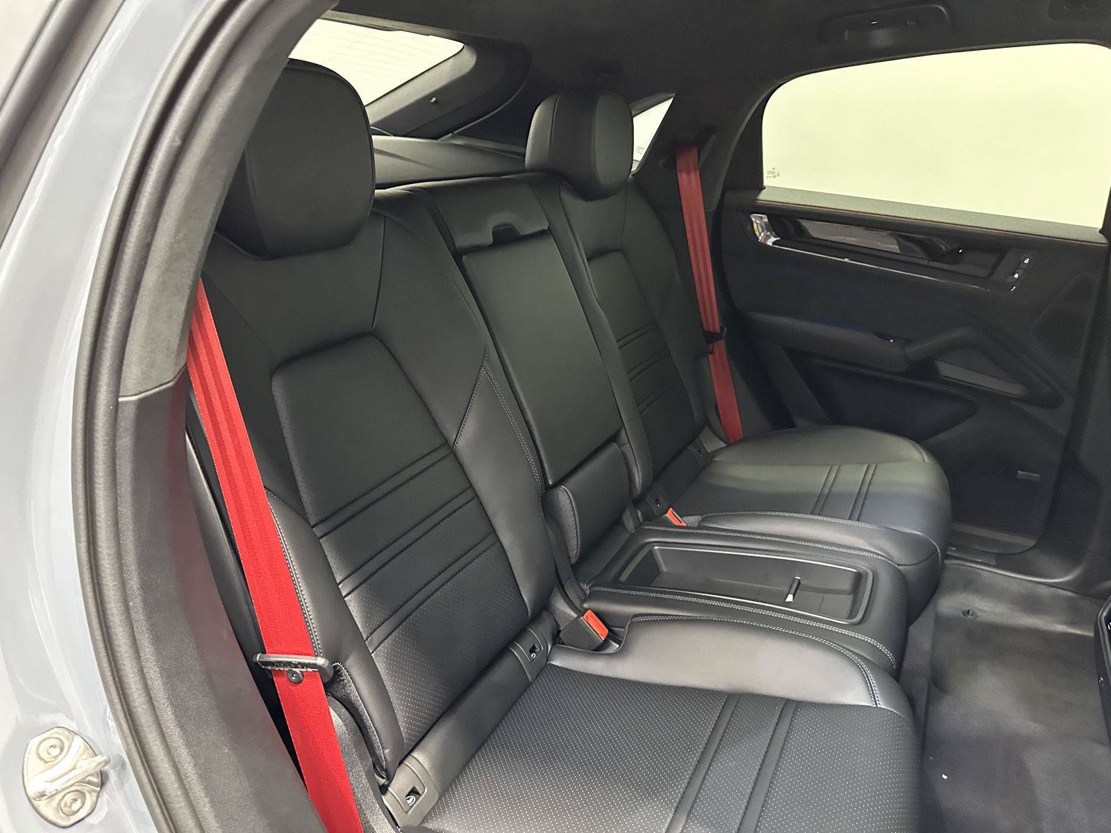 New 2026 Porsche Cayenne GTS AWD/4WD image 43