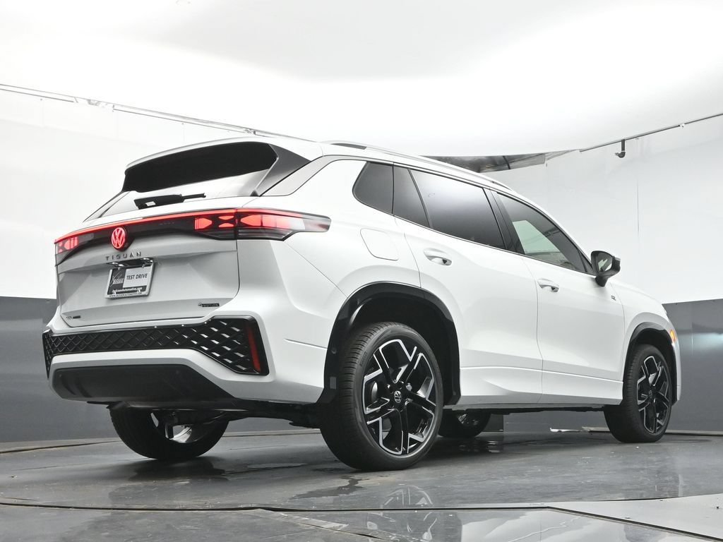 New 2026 Volkswagen Tiguan SEL R-Line AWD/4WD image 39