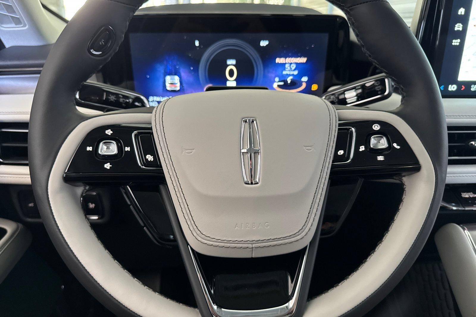 New 2026 Lincoln Aviator AWD w/ Jet Appearance Package image 20