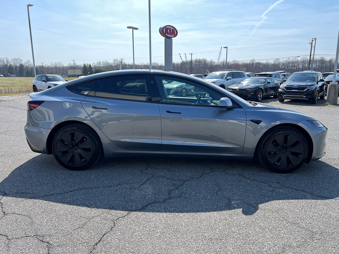 Used 2024 Tesla Model 3 Standard Range image 8