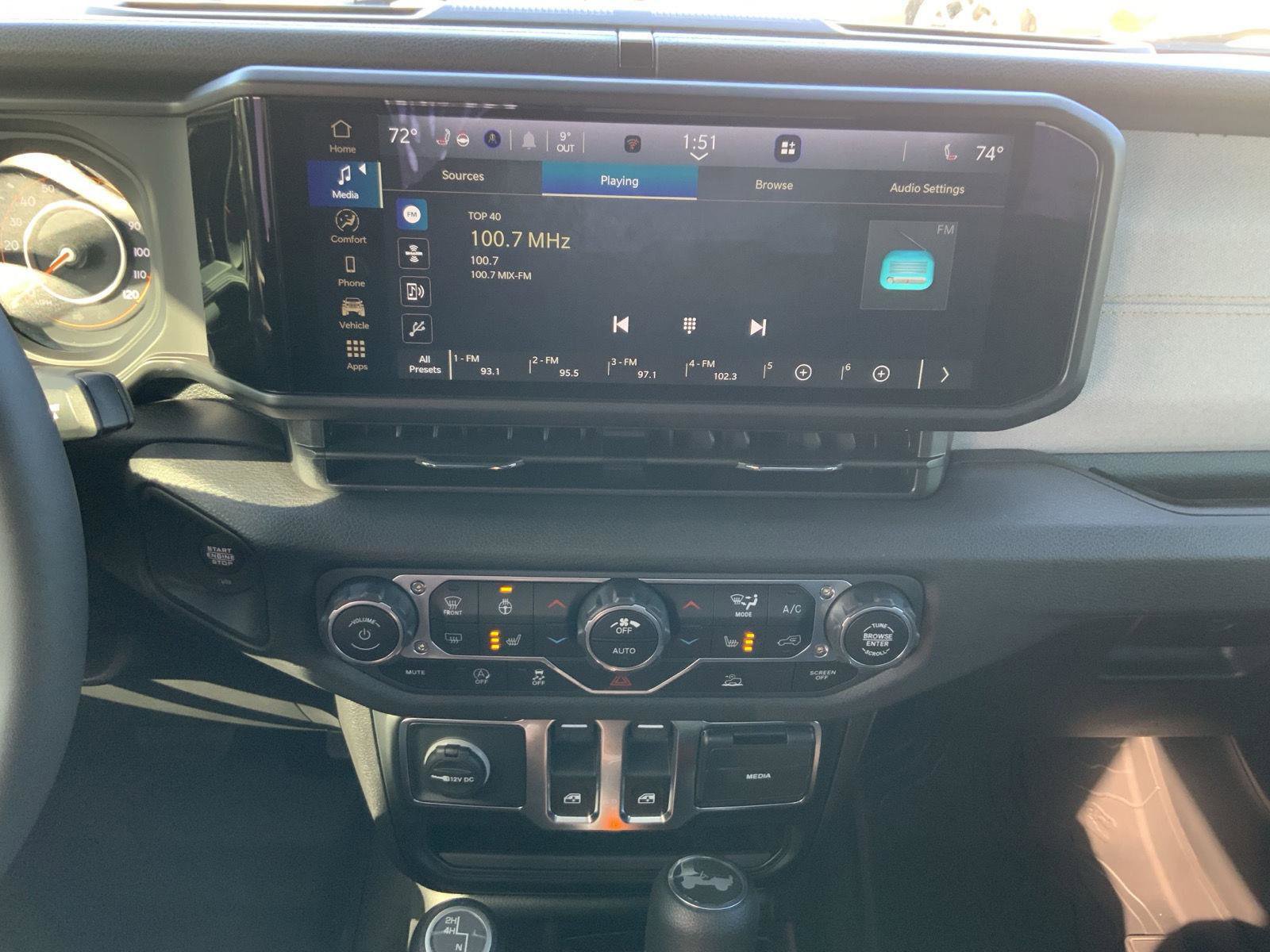 Used 2025 Jeep Wrangler Sport image 29