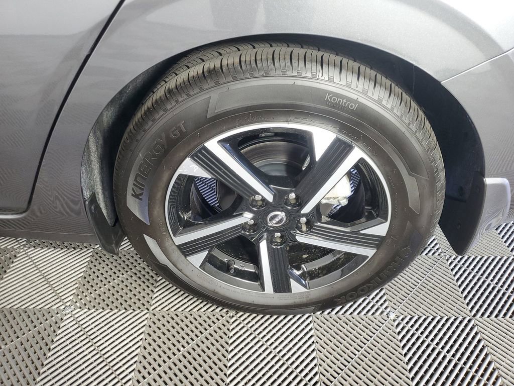 Used 2025 Nissan Sentra SV FWD image 28