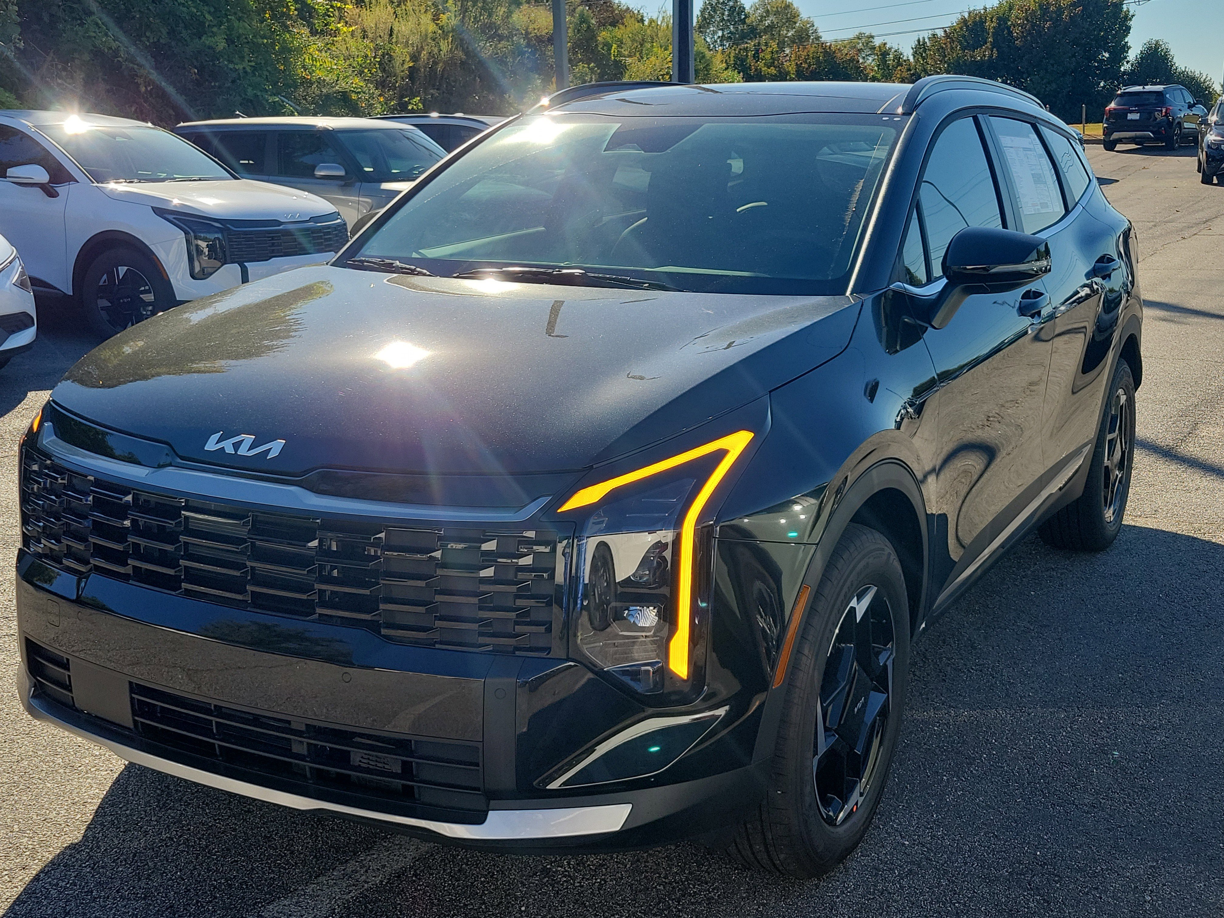 New 2026 Kia Sportage EX image 3