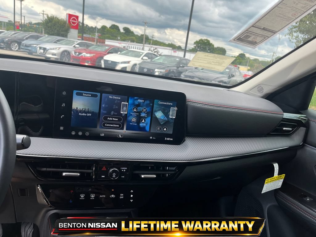 Used 2026 Nissan Kicks SR FWD image 16