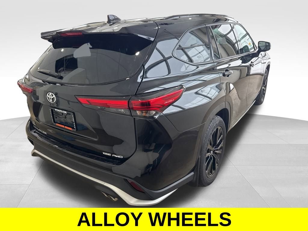 Used 2023 Toyota Highlander XSE image 5