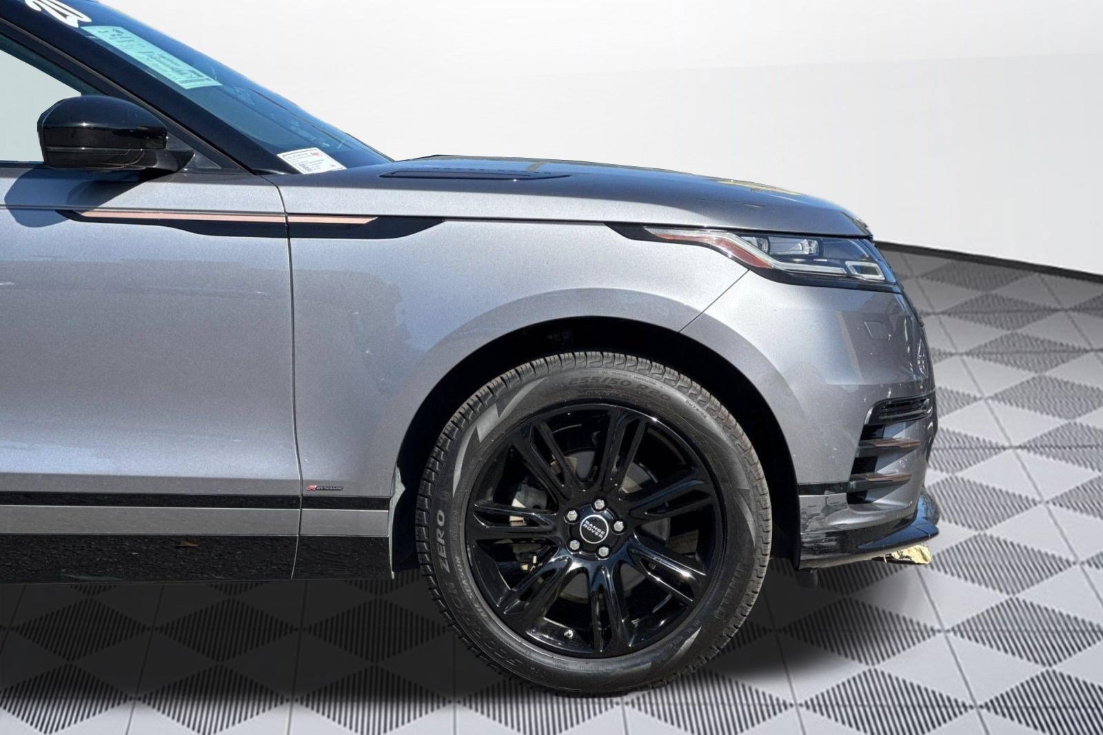 Used 2020 Land Rover Range Rover Velar R-Dynamic S AWD/4WD image 35