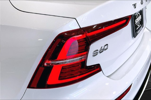 Used 2024 Volvo S60 B5 Plus FWD image 32