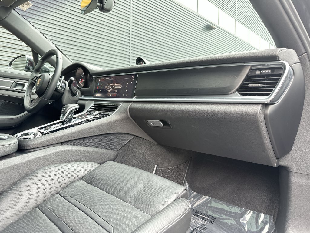 Certified 2023 Porsche Panamera 4 Platinum Edition AWD/4WD image 32
