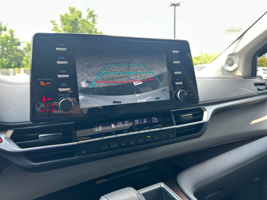 Used 2022 Toyota Sienna XLE w/ XLE Plus Package FWD image 29