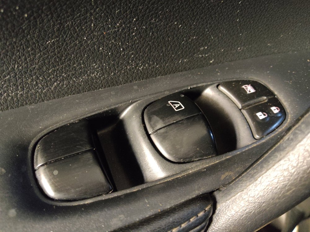 Used 2019 Nissan Rogue S FWD image 27