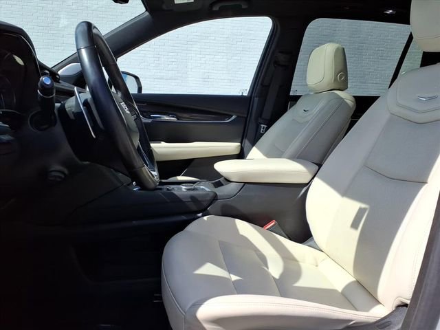 Used 2023 Cadillac XT6 Sport w/ Technology Package AWD/4WD image 18