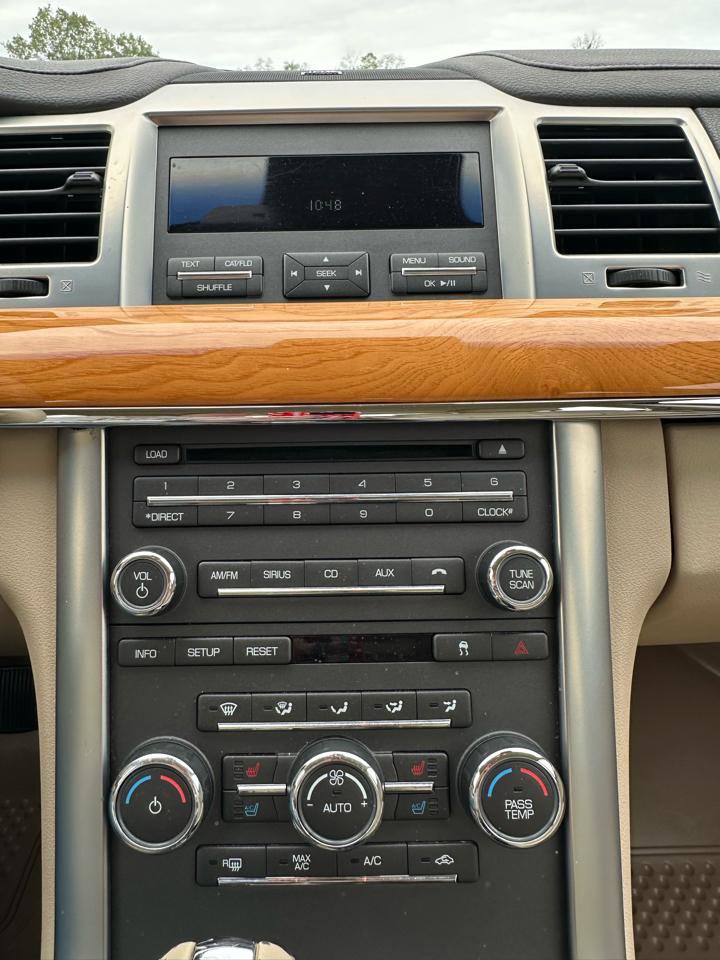 Used 2010 Lincoln MKS FWD image 24