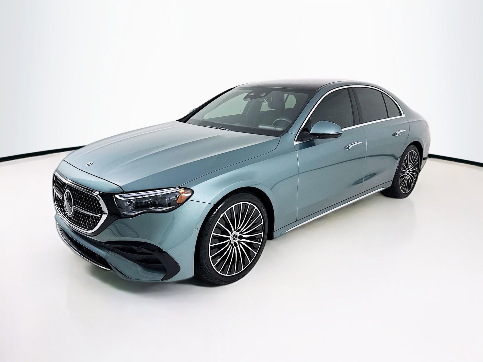 Certified 2024 Mercedes-Benz E 350 4MATIC Sedan image 3