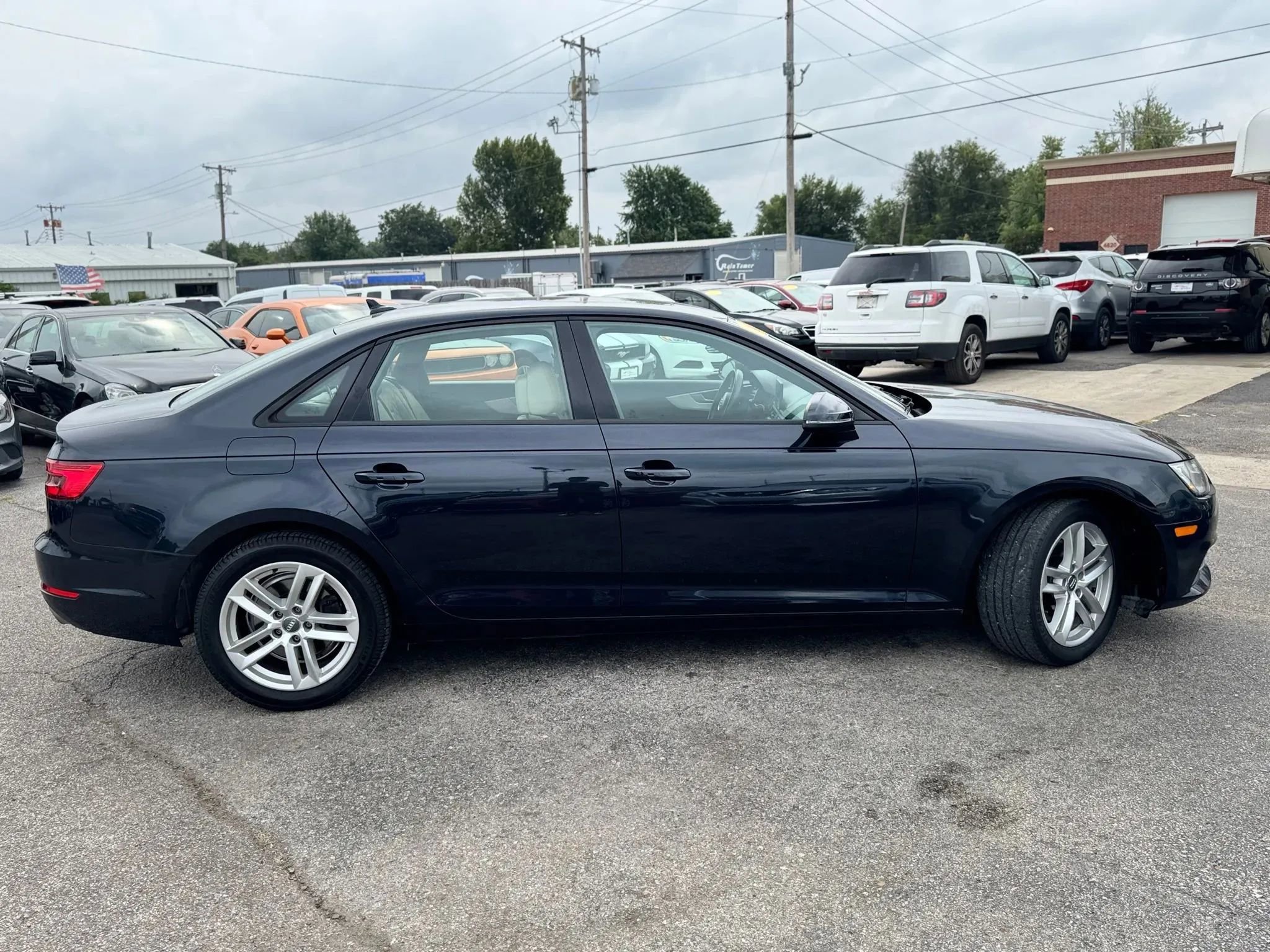 Used 2017 Audi A4 2.0T Ultra Premium w/ Convenience Package FWD image 2