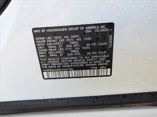 Used 2025 Volkswagen Atlas SEL Premium R-Line image 17