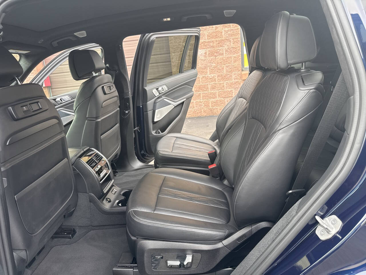 Used 2021 BMW ALPINA XB7 AWD/4WD image 40
