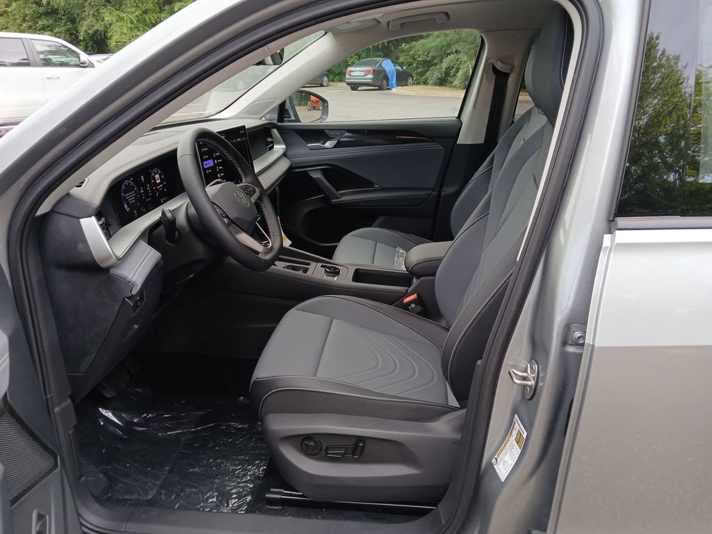 New 2026 Volkswagen Tiguan SE AWD/4WD image 9