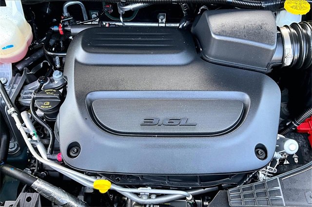 Used 2025 Chrysler Pacifica Select image 31