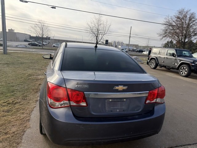 Used 2014 Chevrolet Cruze LS image 6
