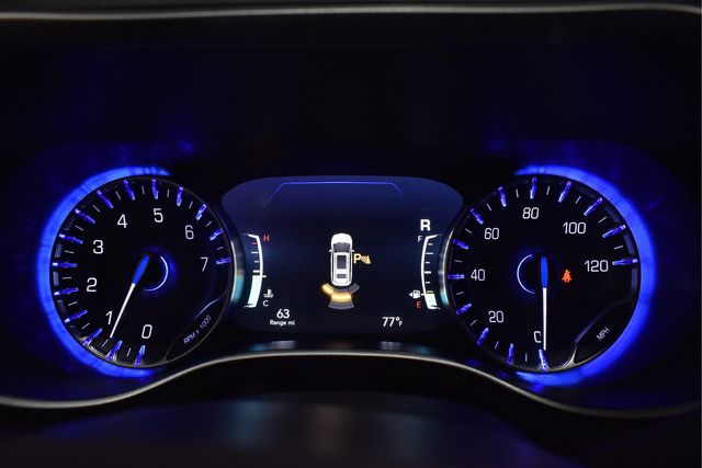 Certified 2024 Chrysler Pacifica Touring-L FWD image 12