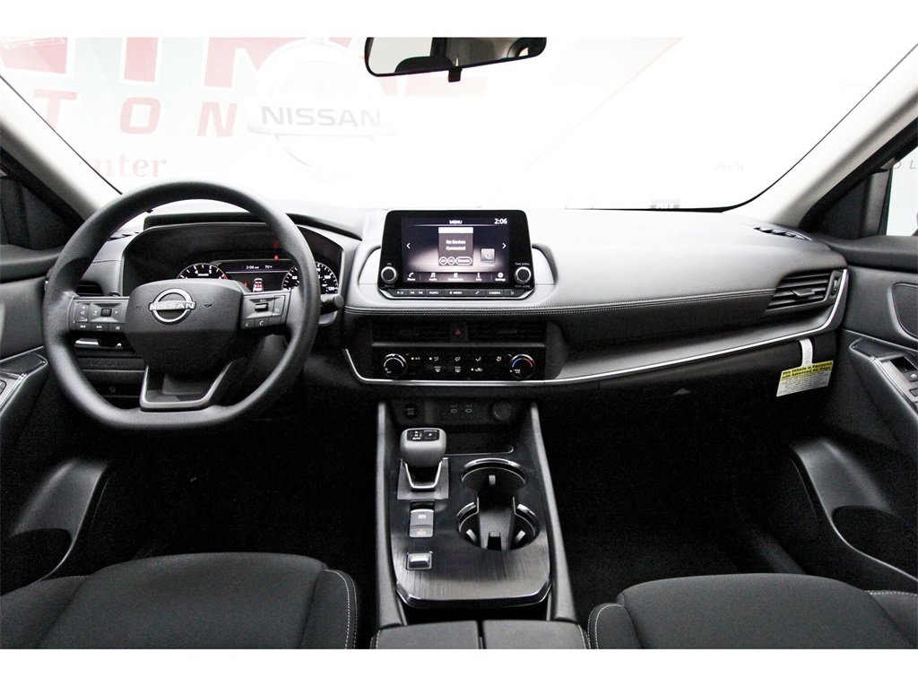 Used 2025 Nissan Rogue S image 7