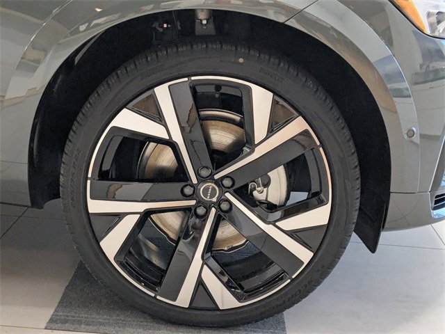 New 2026 Volvo XC60 T8 Ultra image 12