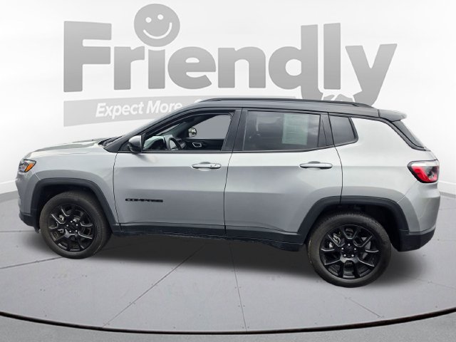 Used 2023 Jeep Compass Latitude w/ Convenience Group AWD/4WD image 8