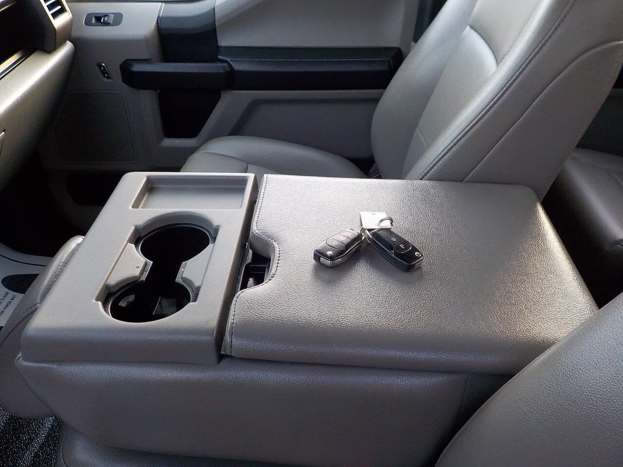 Used 2022 Ford F250 XL w/ Power Equipment Group image 31