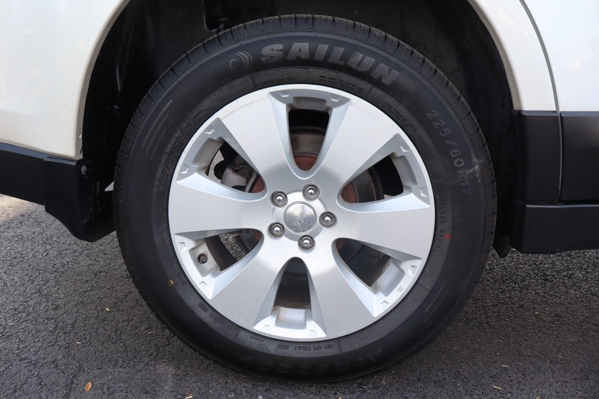 Used 2010 Subaru Outback 2.5i Premium AWD/4WD image 43