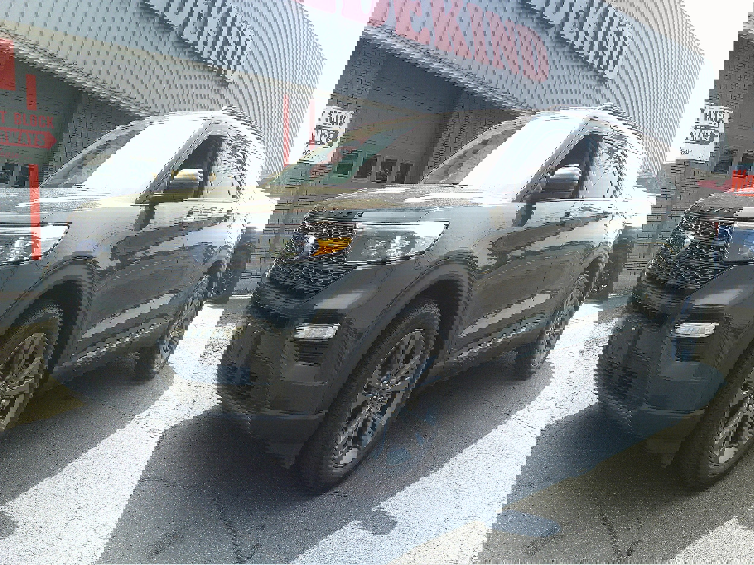 Used 2023 Ford Explorer XLT w/ Equipment Group 202A image 1