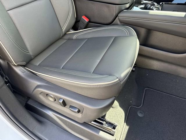 New 2026 Chevrolet Suburban Premier image 13